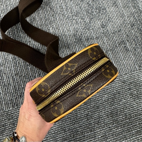 LOUIS VUITTON MONOGRAM POCHETTE GANGE BUM BAG CROSSBODY - Picture 9 of 16